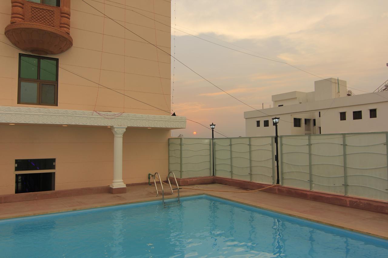 Hotel Sai Dharam Palace Ширди Екстериор снимка