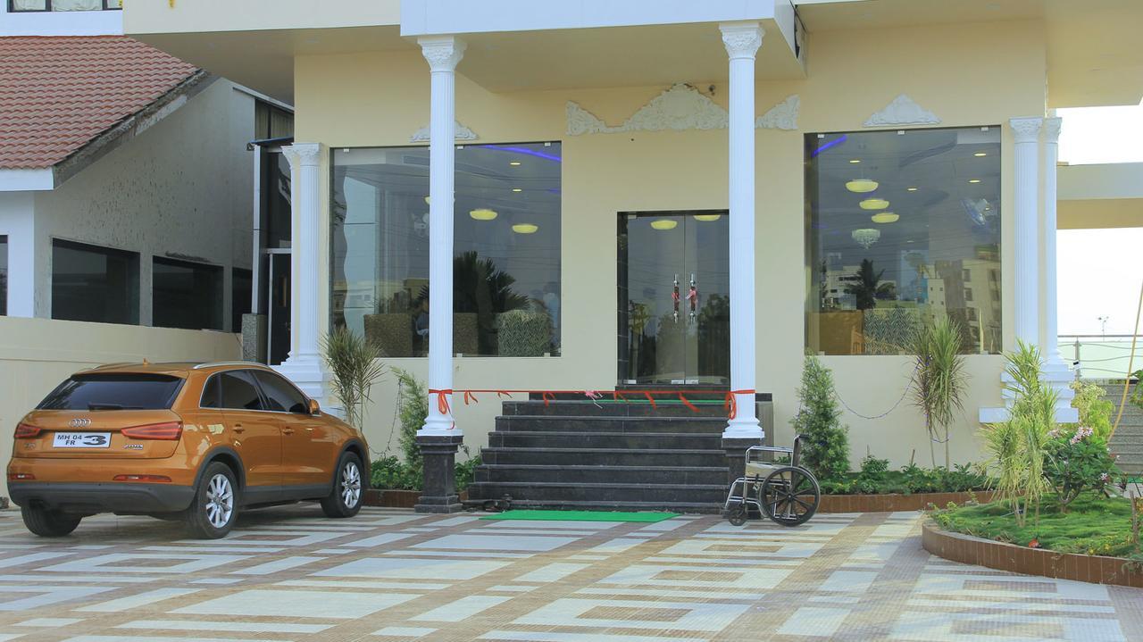 Hotel Sai Dharam Palace Ширди Екстериор снимка