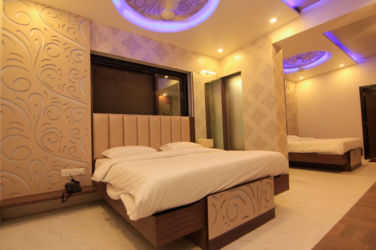 Hotel Sai Dharam Palace Ширди Екстериор снимка
