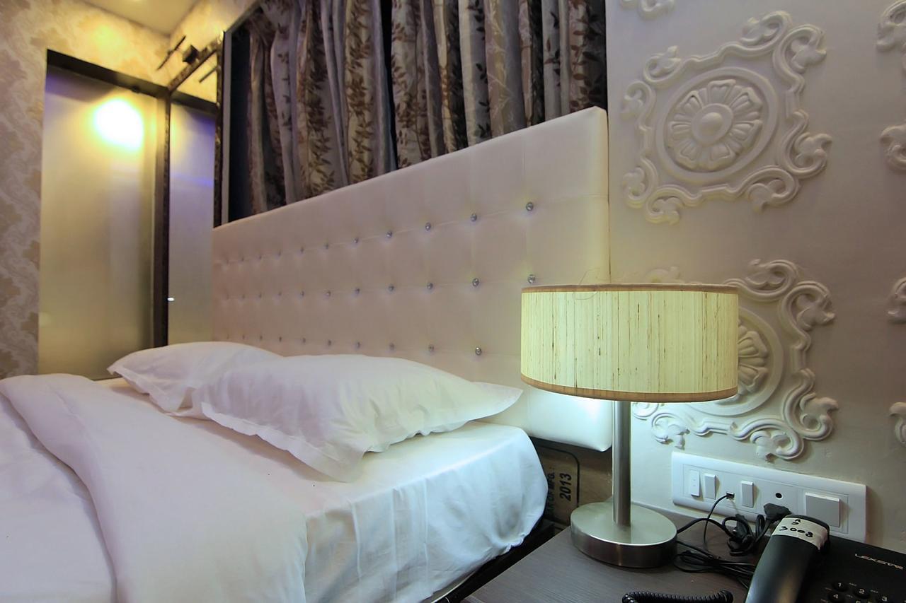 Hotel Sai Dharam Palace Ширди Екстериор снимка