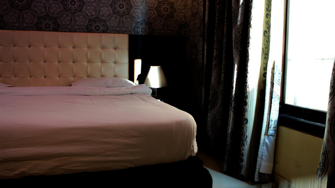 Hotel Sai Dharam Palace Ширди Екстериор снимка