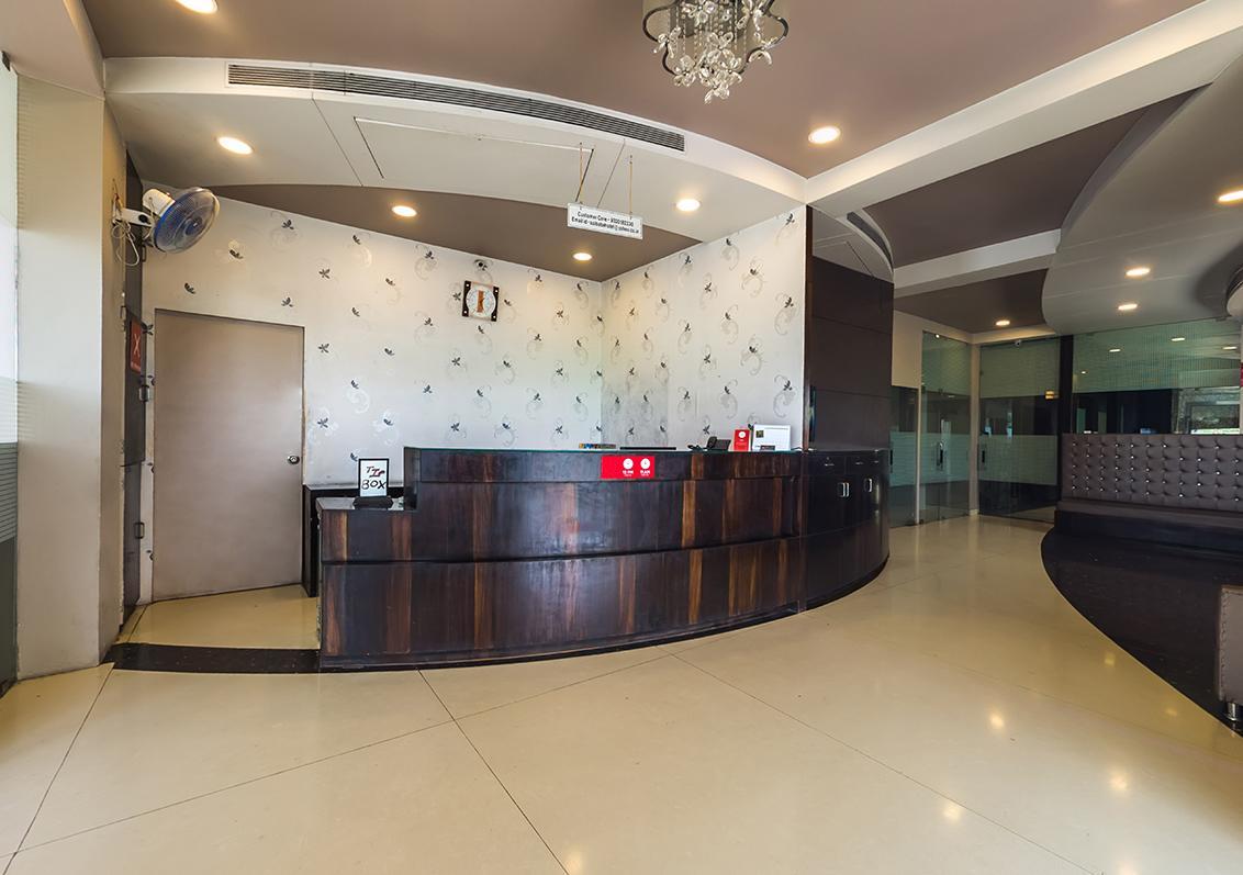 Hotel Sai Dharam Palace Ширди Екстериор снимка